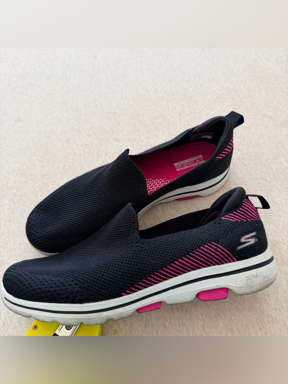 Skechers GOwalk 5 - Prized slip-on walking shoes